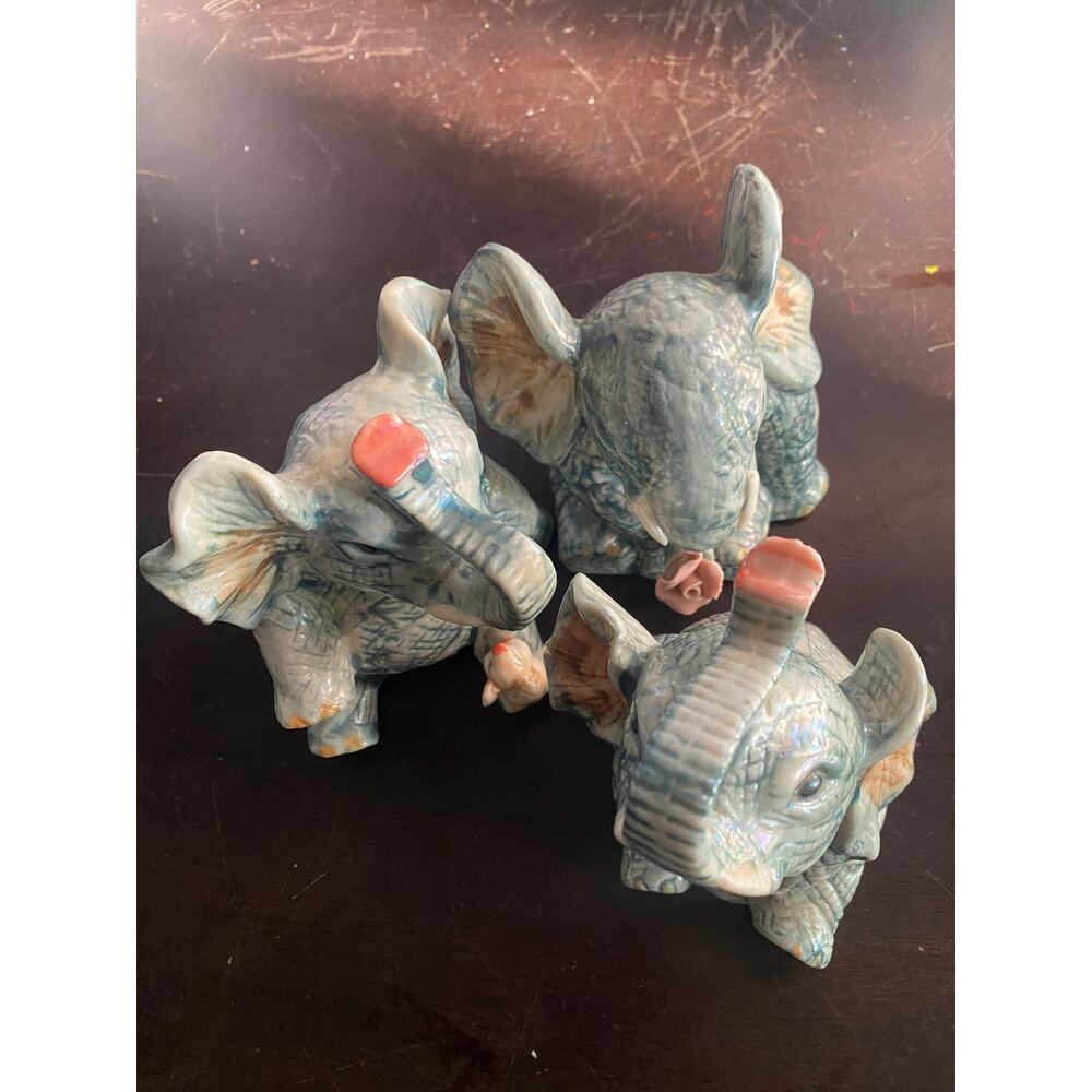 Vintage Ceramic Elephant Figurines - Set of 3 - Adorable Sitting Poses - Picture 6 of 7